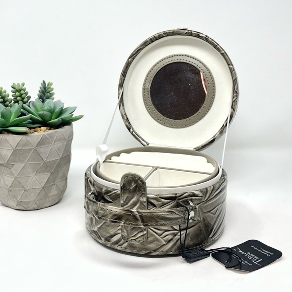 Tuscan Designs Accessories - Tuscan Designs | Travel Jewelry Box